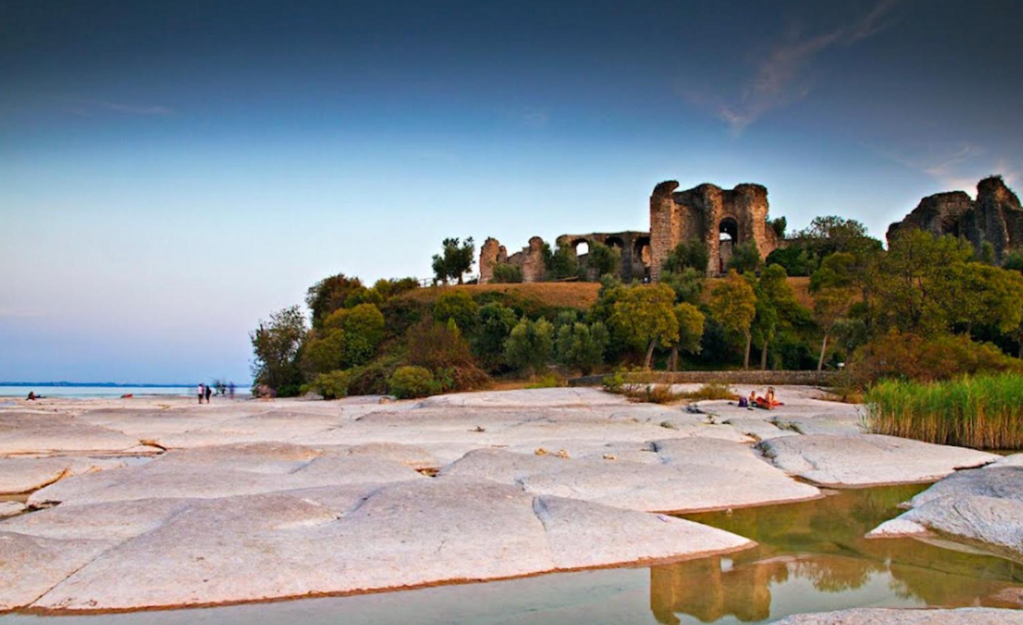 The Captain Apartment Sirmione Exteriér fotografie